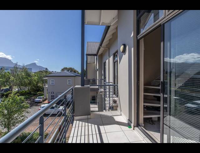 1 BEDROOM APARTMENT FOR SALE IN PLUMSTEAD